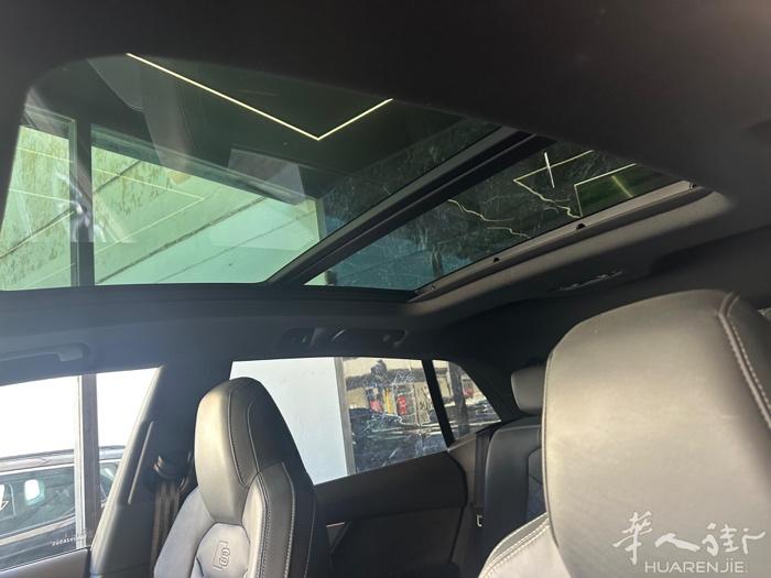 奥迪q8  2019年10月 199000公里 柴油混电 210kw 286cv