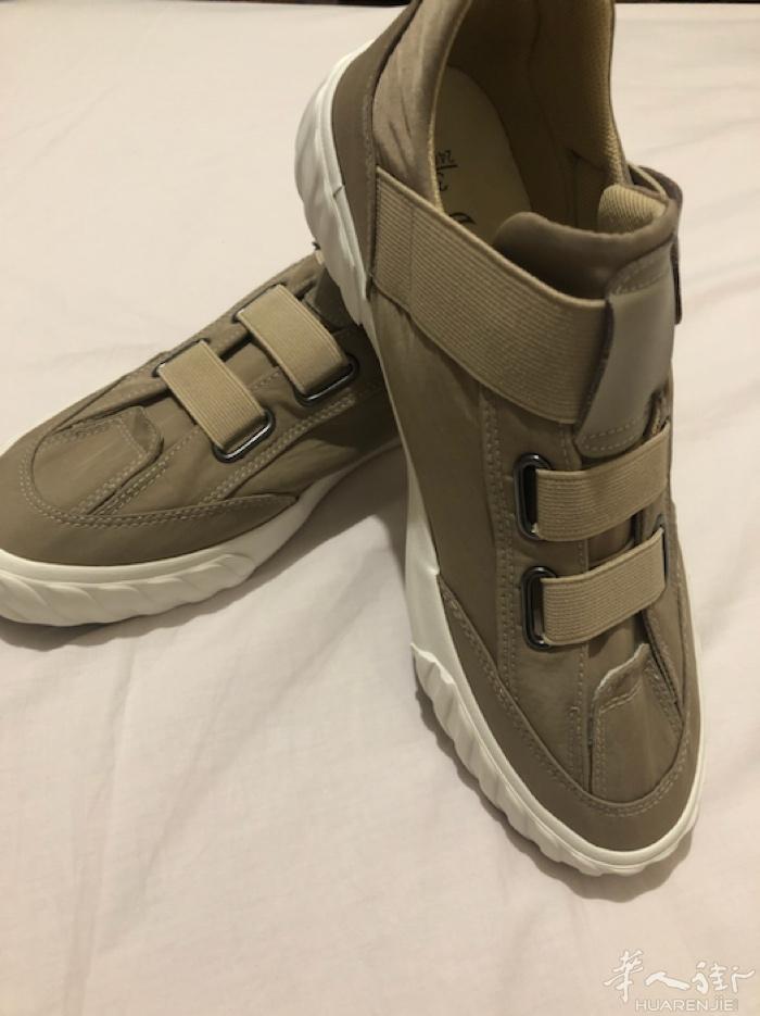 全新休闲鞋 38码  号码偏大