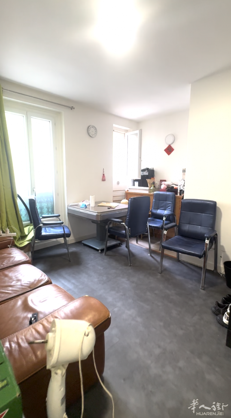 🏠小巴黎10区🔥Belleville两室一厅 ❗️拎包入住 各类美食云集、华人超市、温州家乡菜、甜品小食应有尽有❗️