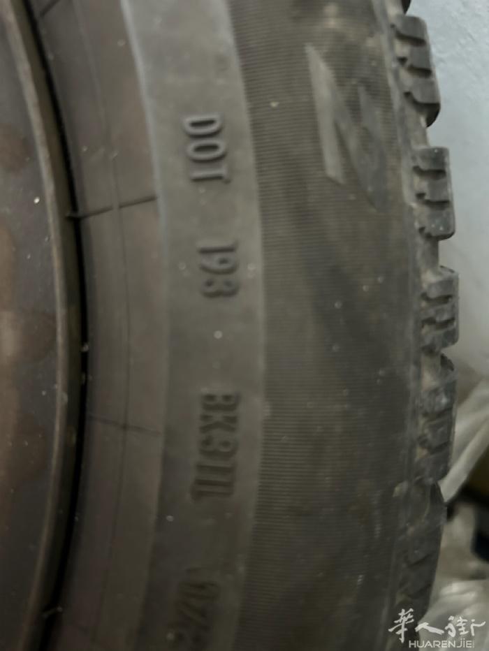 出大众途安雪胎205/55r16 91 H M+S,八层新，便宜出，联系电话33