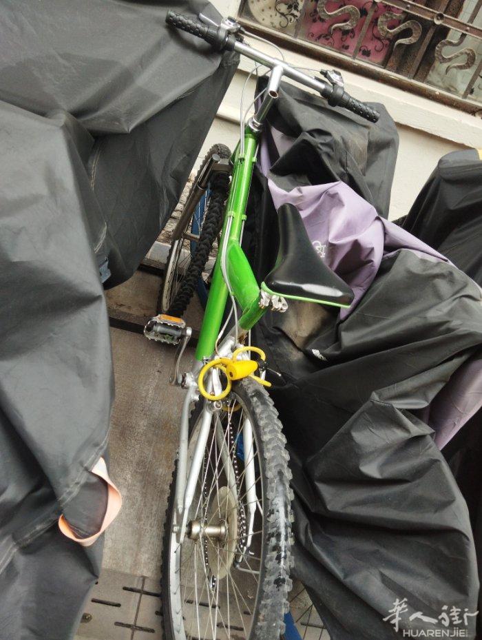 在米兰华人街二手自行车9成新买了没怎么骑