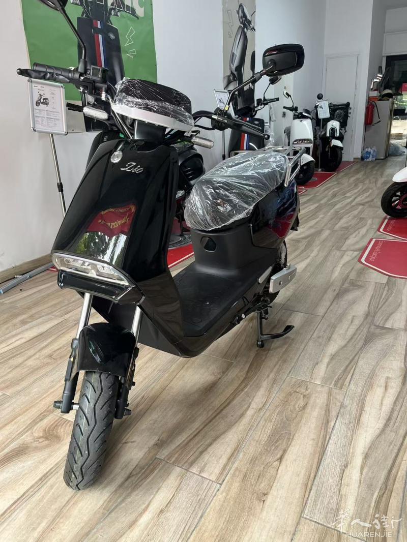 电瓶摩托车 原价2189，现在1199。