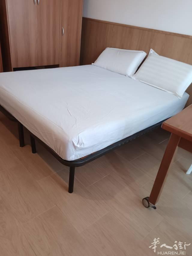 威尼斯mestre离火车站四分钟，正规执照的家庭旅馆，机场接送。