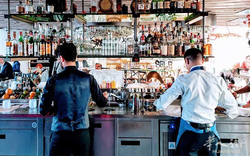 BAR CON GRATTA E VINCI