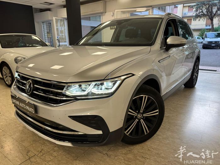 Volkswagen Tiguan R-Line 2.0 diesel DSG