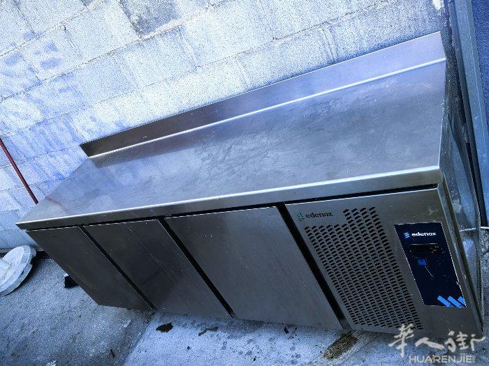 出售二手餐馆工作台冰箱，长宽2000 x 600mm 高850mm,带靠板，牌子