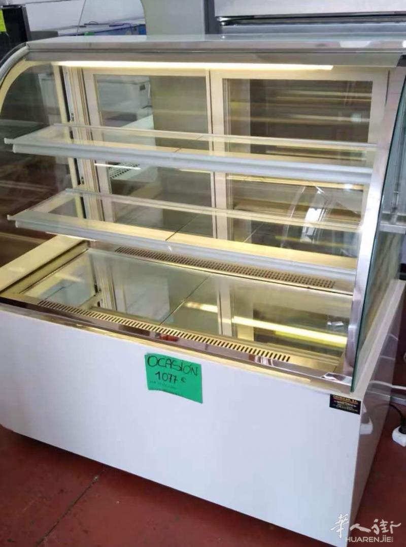 展示柜冰箱出售，保修三个月，马得里免费送货上门兼二