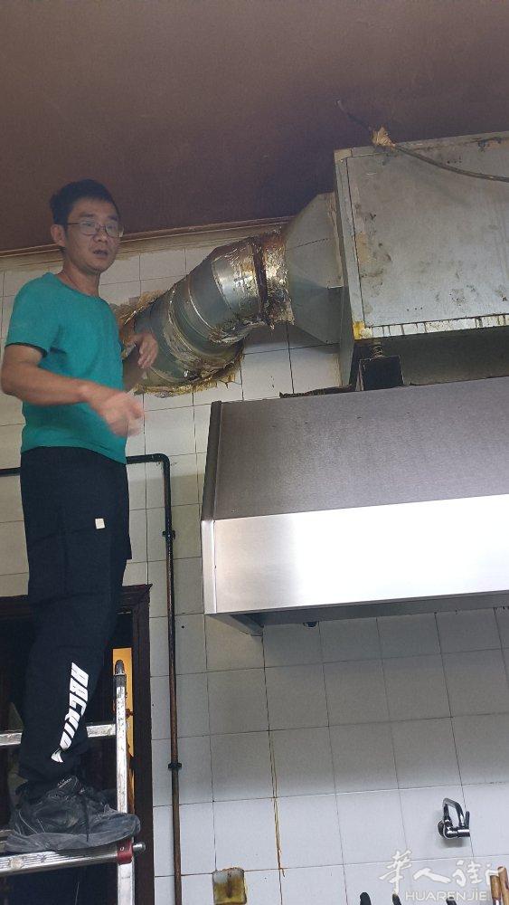餐馆油烟机清洗管道清洗风轮维修电机。
