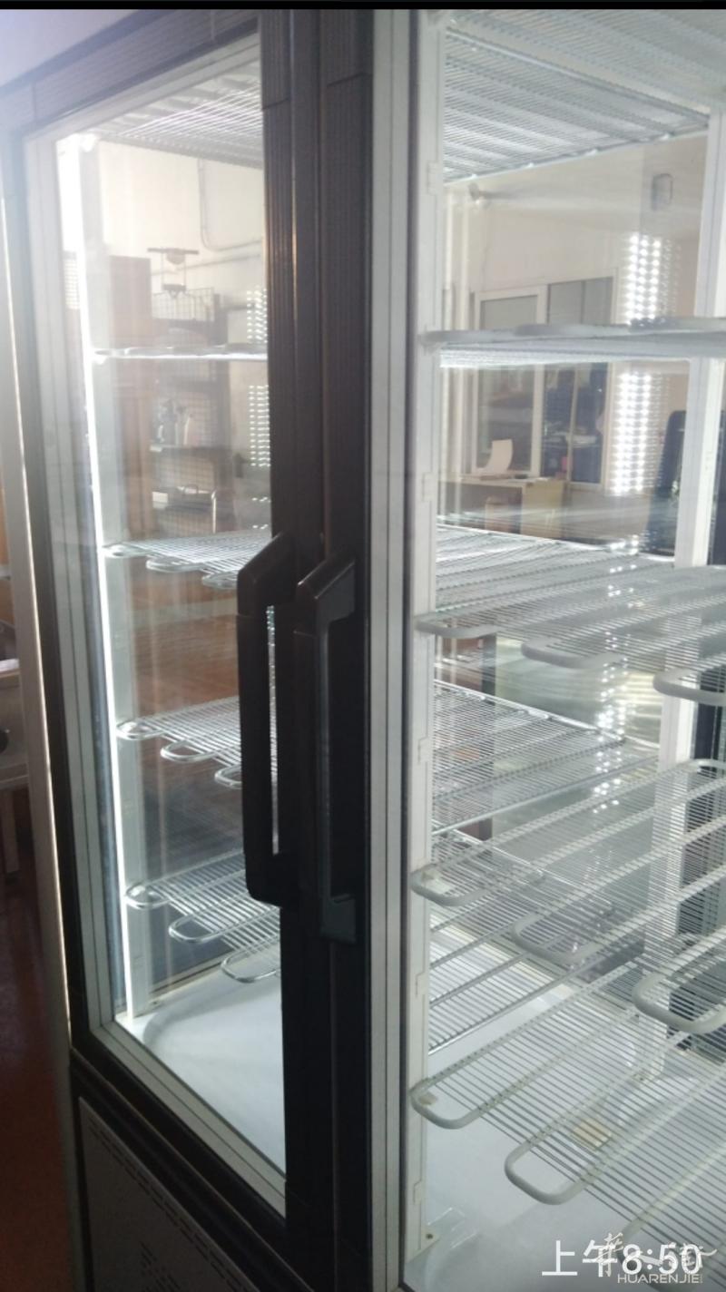 四面玻璃单门冰柜1980欧出售，马德里免费送货上门
