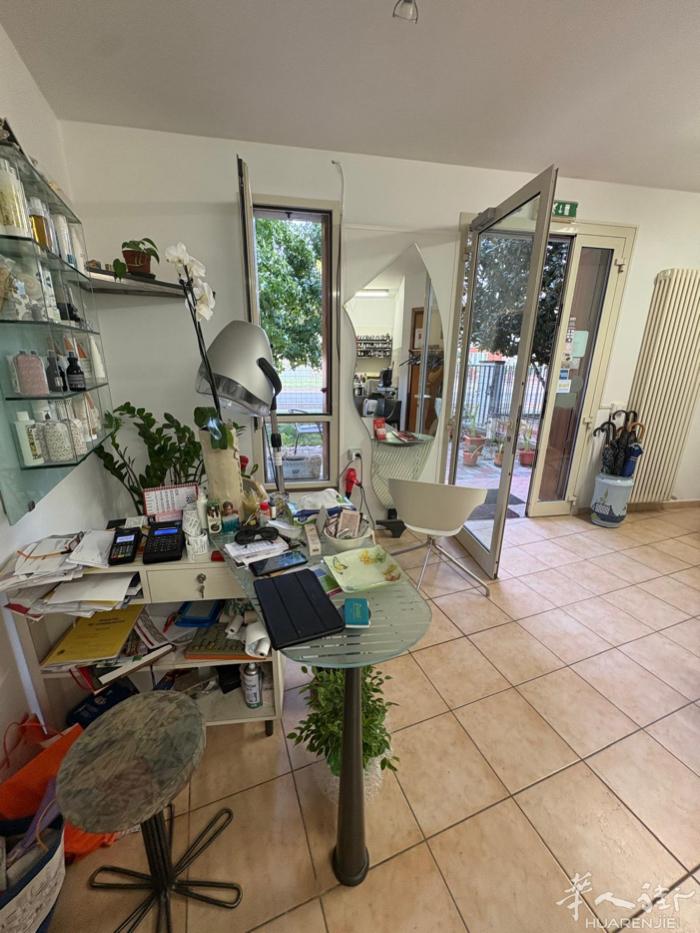 Bagnara di Romagna，Ravenna 出售理发店  私人电话☎️