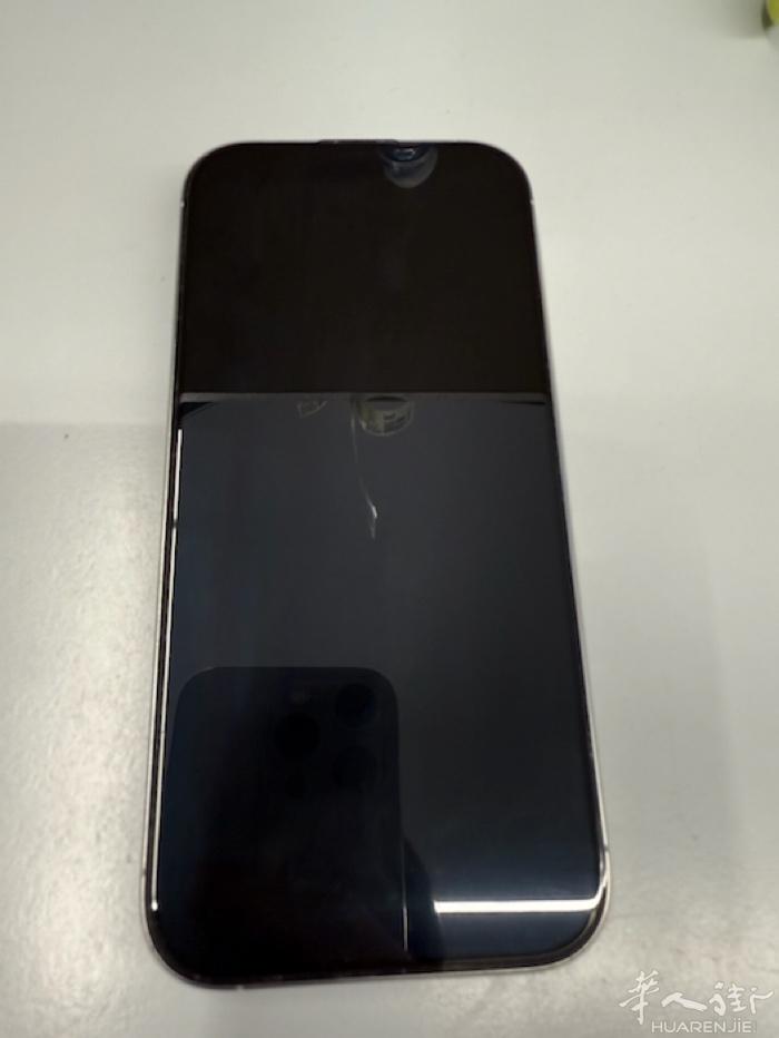 普拉托出一台 苹果16pro 256gb 带壳使用 没刮痕  可面交780一口价