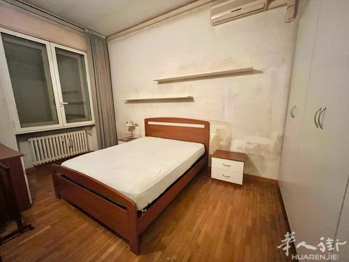 绿线地铁口Cimiano，售价16万！约45平米，一室一厅，有地下室。地址via