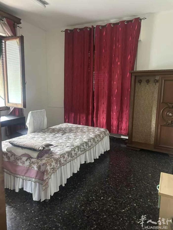 普拉托中国街住家按摩店出兑三个做工房，电话3791230229