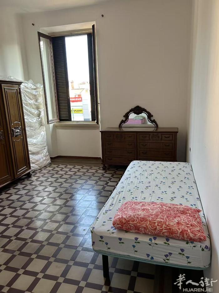 米兰Via Novara, 10 有房间出租，正对面公司，生活方便，适合留学生，