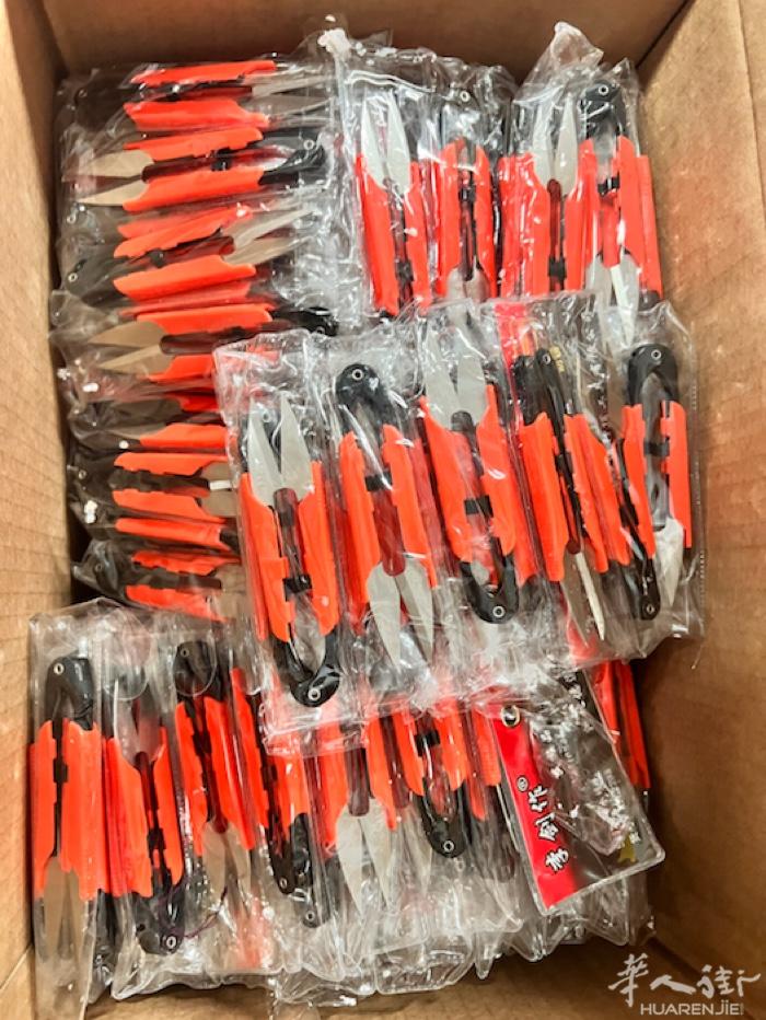 剪刀大量现货，剪线头很轻松，很好剪，出货更快👍有需要的联系3338161207