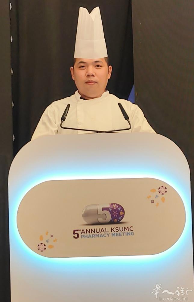 从厨25年，多家星级饭店及米淇淋黑珍珠餐饮主厨，目前想去德国发展，要求:正规工签
