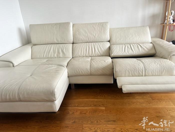 paltronèsofa 拐角沙发 4人座， 带电动放脚 长266 厚102 拐
