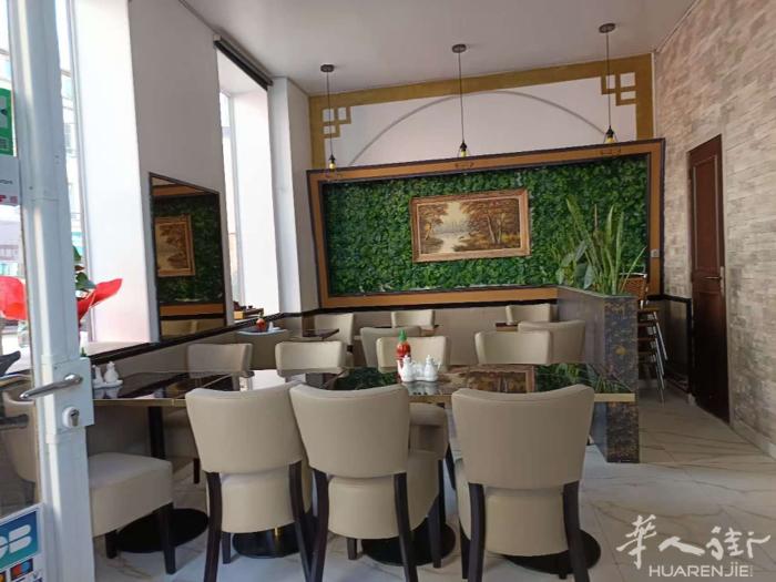 出售77 Meaux 市中心商业墙： 店铺+住家   位于市中心， 离市政府几步