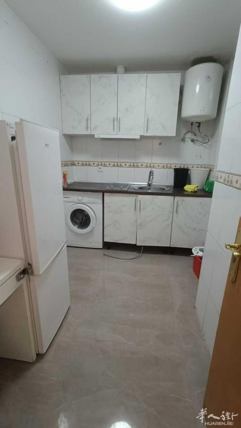 1路Puente de Vallecas单身公寓550
