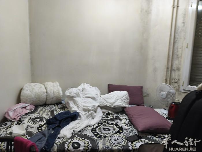 7号线底la Courneuve 5分钟路程，福利局对面，有一房间分租，找做歺馆