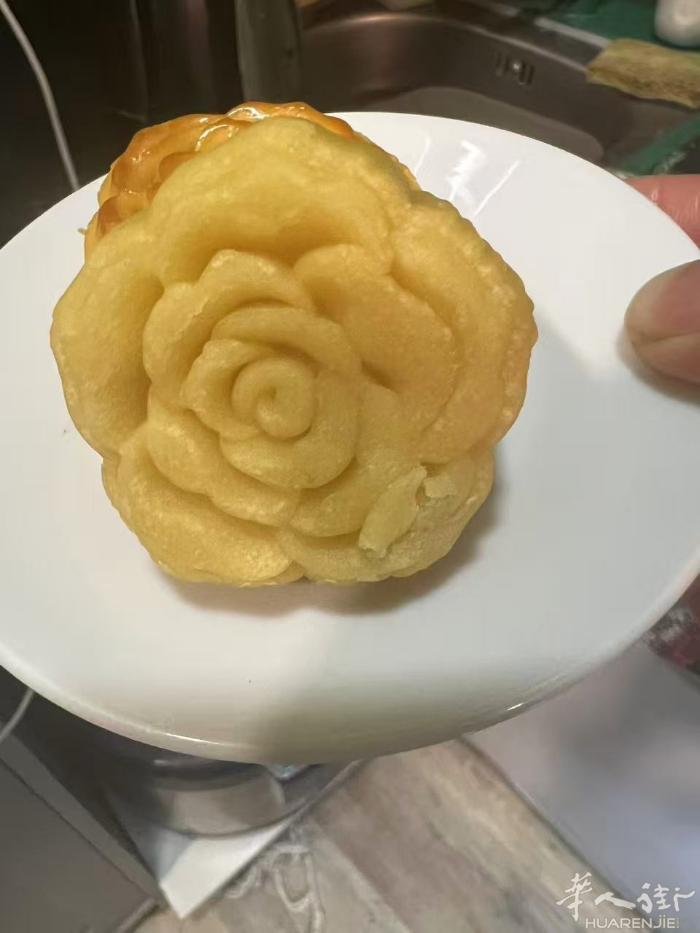 花好月圆 千里共婵娟 提前 祝广大同胞中秋快乐 巴黎广东餐厅 撚手食堂 推出自己