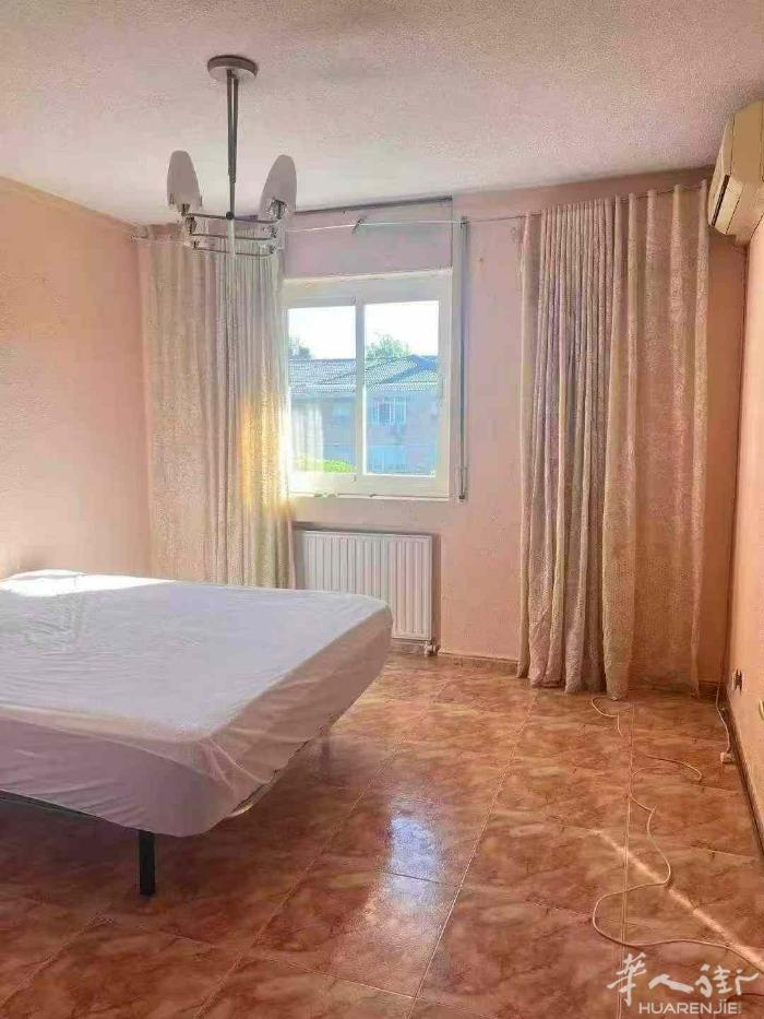 @特价房只要800  马德里郊区阿尔卡拉 Alcala de Henares —