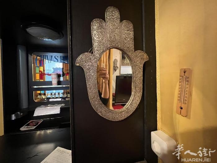 小巴黎18区来了一套法国人一房一厅23平方米的公寓，位于1-10 rue Bur