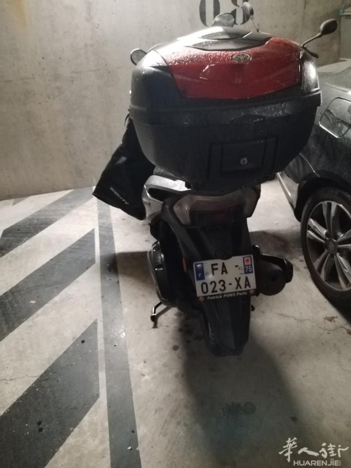 出售YAMAHA 125 TRICITY 2万公里 2018年的摩托车，联系06