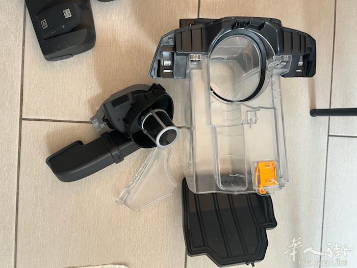 miele有线吸尘器，六个转换头，原价300，先50转卖，内部零件都可拆卸清洗。