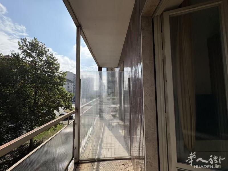 米兰地铁口650/月,房屋出租,楼下有电车地铁直达华人街
