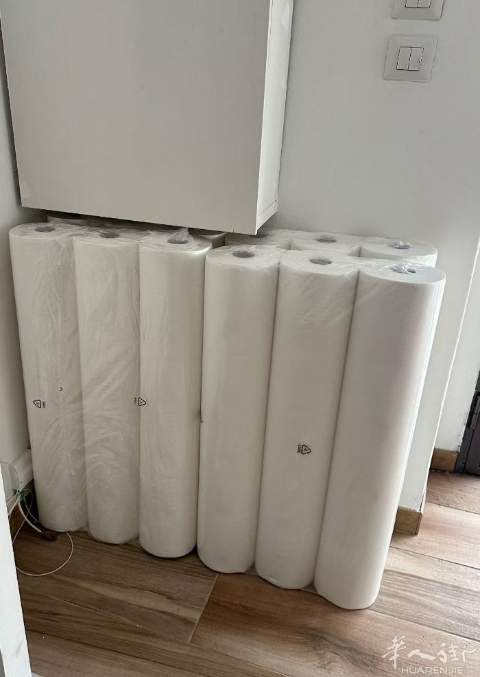 出售按摩院,Spa 专用床纸，有60cm 和90cm两种，均为100米长，结实耐