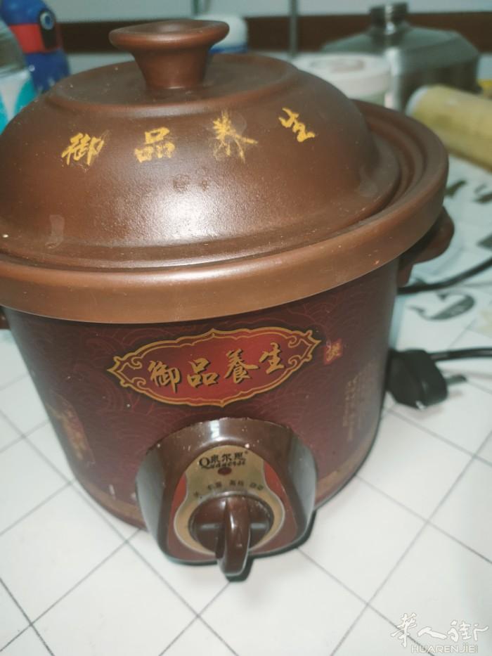 米兰便宜出闲置烤箱，热水壶，小炖锅，早餐机，微信电话皆可3887220772