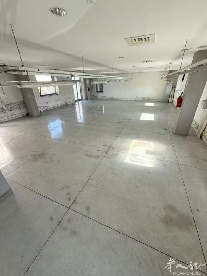 【工厂出租】 罗马公园后门工厂250 平米 €1850 +iva  ❗️