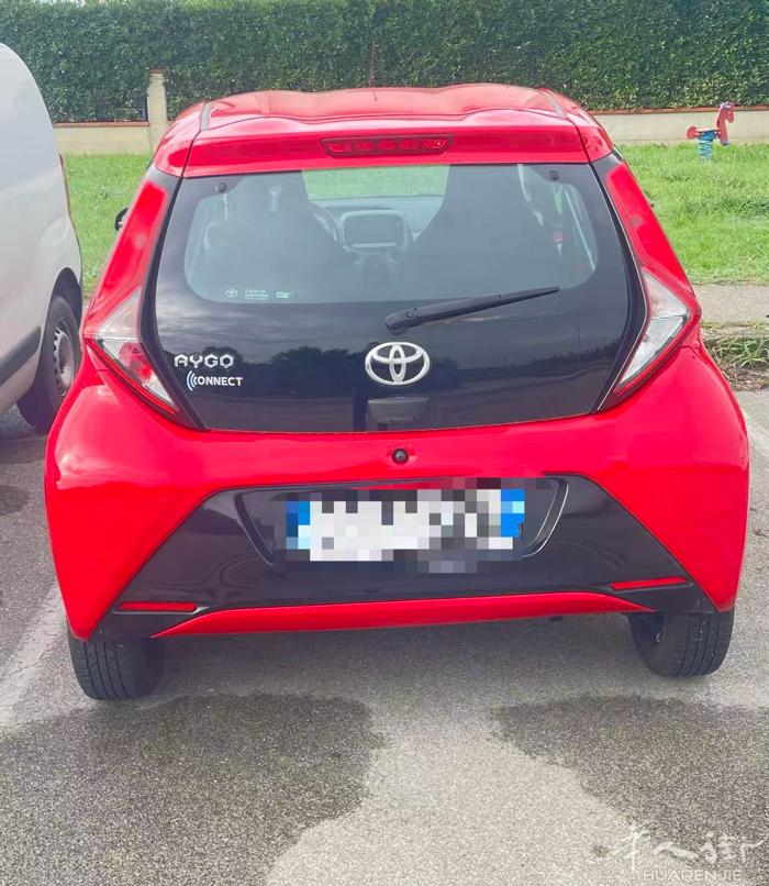 toyota aygo 2021年 16000公里 价格13200 benzin