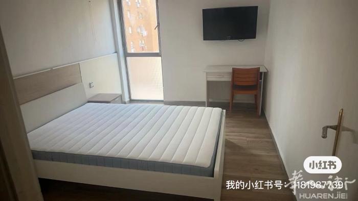 离L2bac de roda地铁口2-3分钟十月中旬🈶阳光双人房出租，只租一人