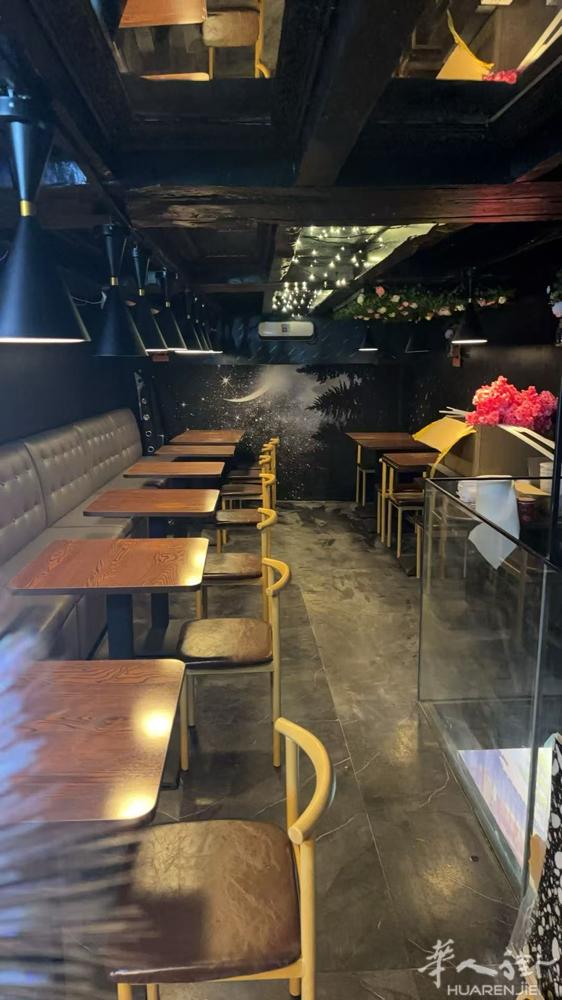 【饭店出售】格勒诺布尔市中心餐馆转让 因个人原因，现诚意出售位于市中心的饭店