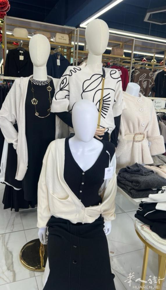 piacenza 附近招熟练女装，工资2千起，单独房间，有意者请联系334960