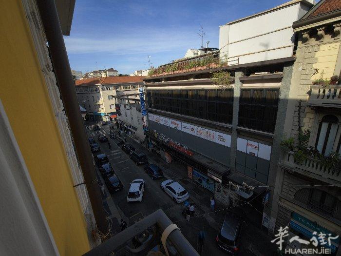 米兰华人正街君泰新家庭旅馆双卫生间，带空调，环境干净卫生，有需要联系电话3339