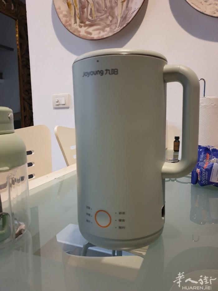 1:豆浆机就用几次20€  2:小型榨汁机7€