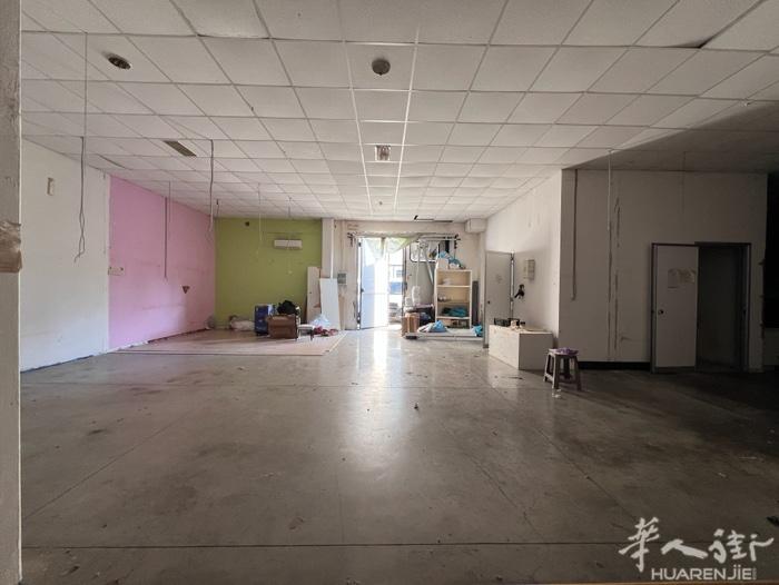 出售：厂房/工厂 五美饭庄后面 面积：230平米  价格：23万可谈，无租客
