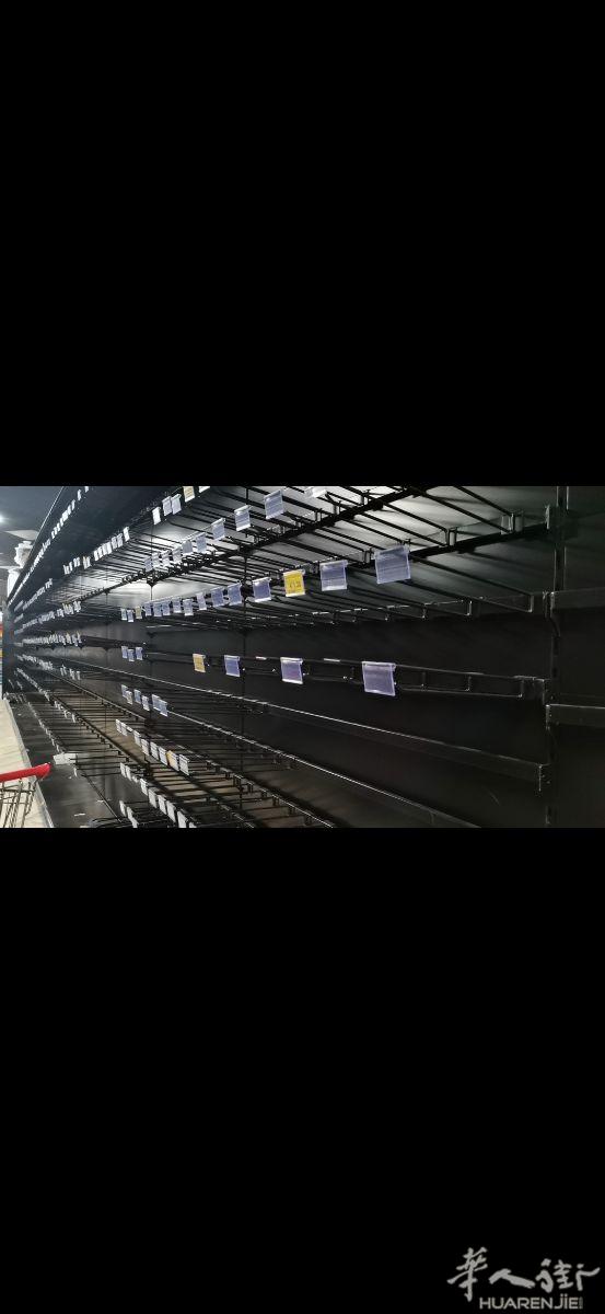 罗马周边 出售9成新 黑色百货货架 黑色挂钩 横杠 微信联系SELINAQUEENA