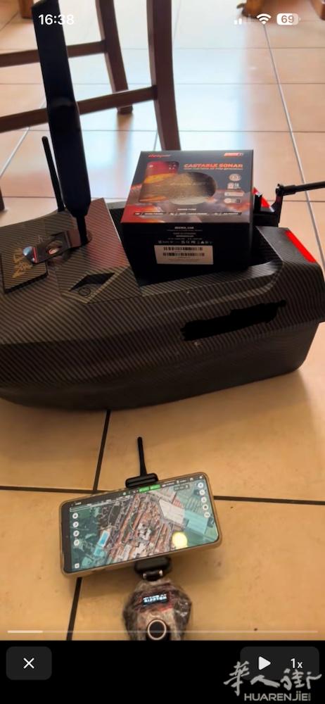 出一台钓鱼智能打窝船，带GPS定位 声纳探鱼 扫描水下结构。手机智能操作 全自动