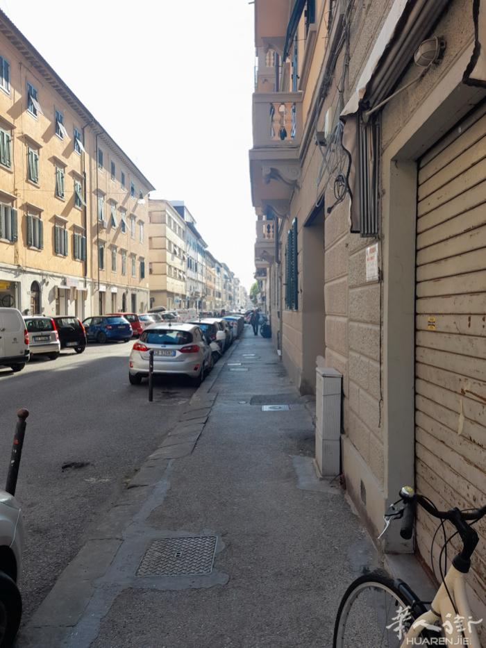 Livorno 出售店铺  私人电话☎️：3351440553  位于利沃诺（L
