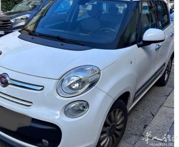 老外fiat500l 白色79680公里，2017车 前面轮胎上面有点刮痕。介意