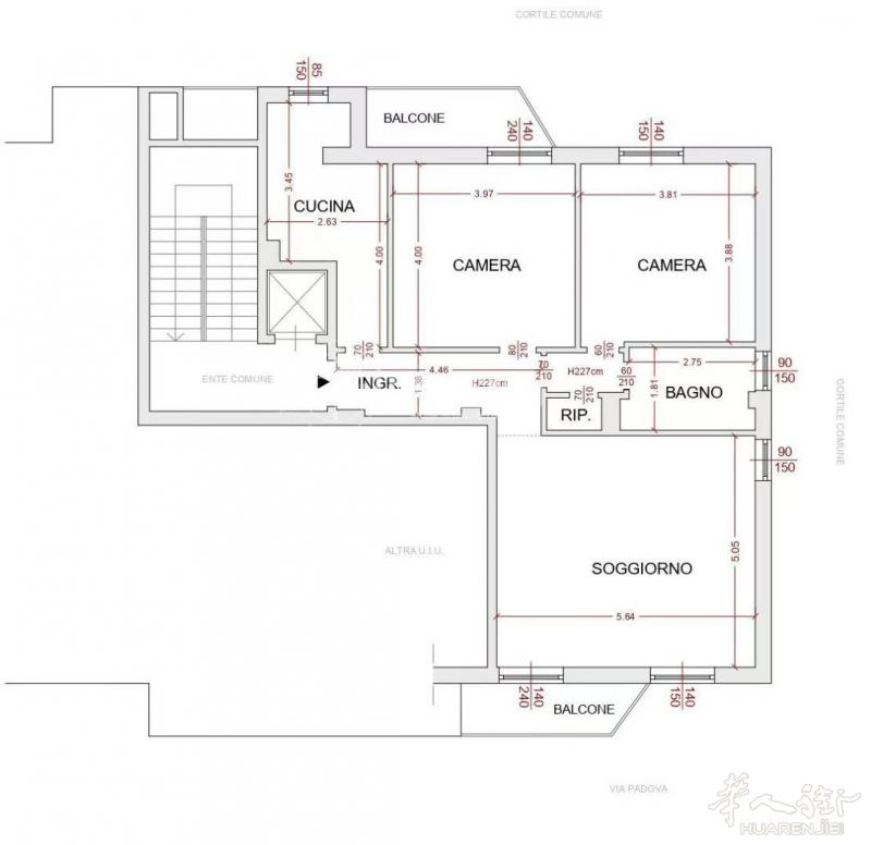 出售绿线crescenzago 地铁口附近， via padova  两房一厅厨房独立