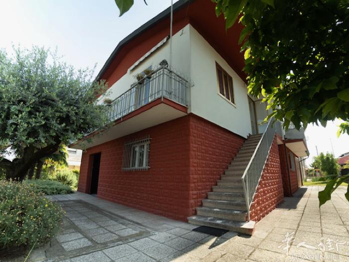 Padova 出售别墅🏡  私人出售☎️ 3357740650  出售位于阿尔