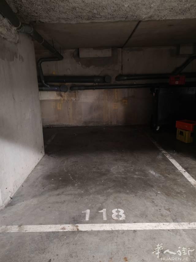 77省Bussy Saint Georges市中心地下车位出租