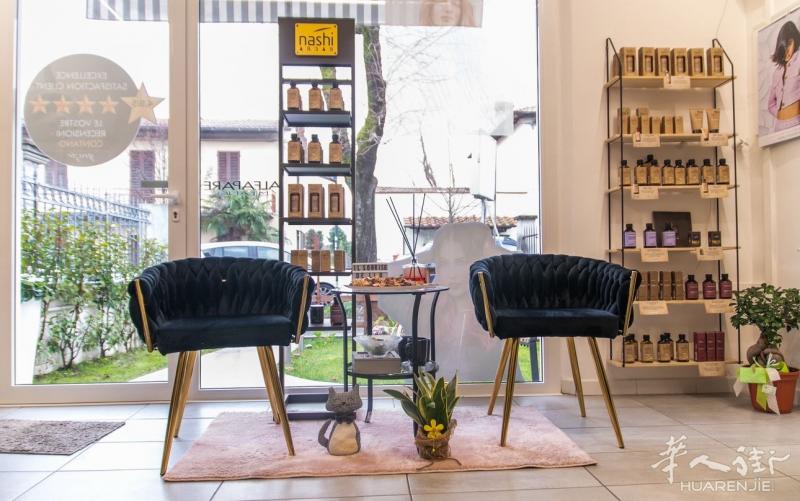 Prato附近老外理发店转让，40平米房租700月，价格4万可谈，装修漂亮，有固