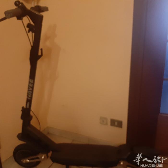 9 成新滑板车出售，有意者请联系3669995928