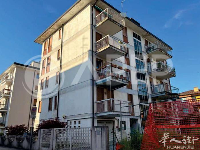 【拍卖房】Padova 出售公寓  3 室 1 厅 1 卫 + 厨房 + 车库